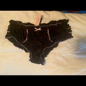 Victoria’s Secret black cheeky panty